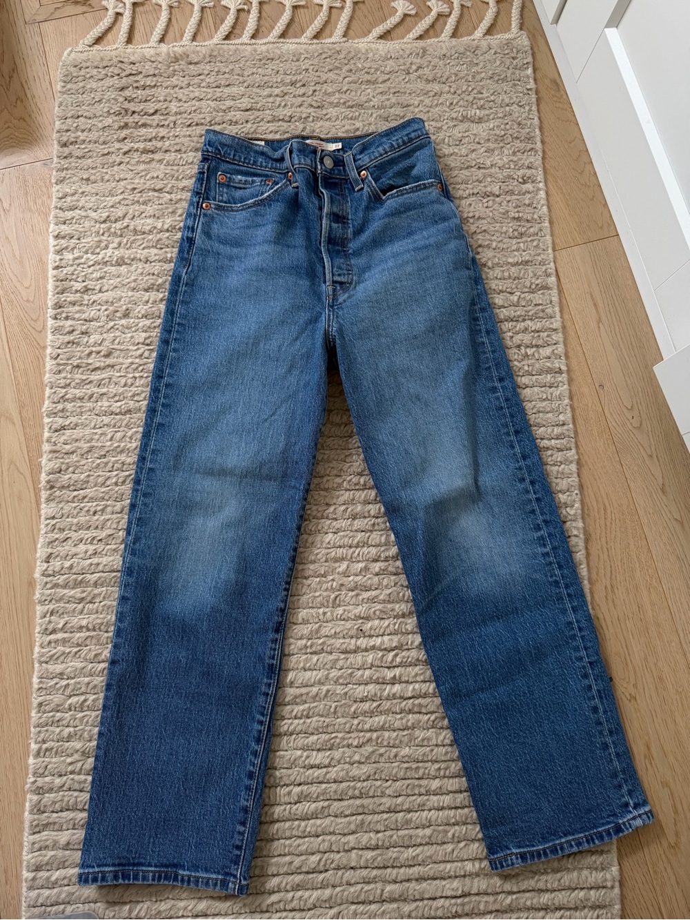 Levi’s Ribcage Straight Jeans Women’s 27 High Rise Medium Wash Denim